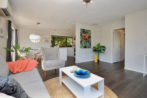 Photo of property in 2/47 Flaxdale Street, Birkdale, Auckland, 0626