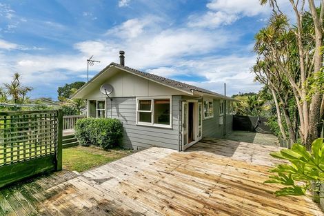 Photo of property in 1/5 Mchardy Place, Glenfield, Auckland, 0627