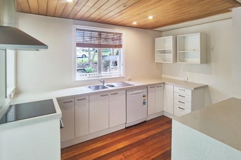 Photo of property in 2 Seaview Avenue, Northcote, Auckland, 0627