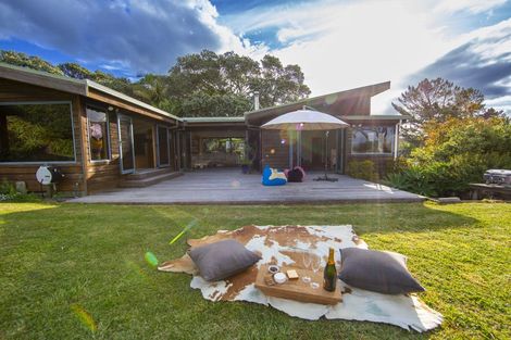 Photo of property in 679 Cove Road, Waipu, 0582