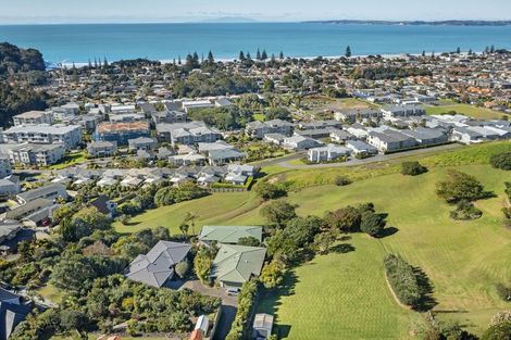 Photo of property in 2/18 Ngahere Views, Orewa, 0931