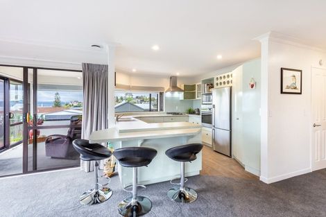 Photo of property in 4 Shera Street, Acacia Bay, Taupo, 3330