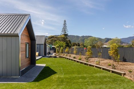 Photo of property in 5 Bressay Way, Waikanae, 5036
