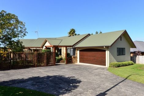 Photo of property in 1 Limousin Place, Grandview Heights, Hamilton, 3200