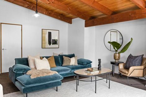 Photo of property in 72 Lucknow Road, Havelock North, 4130