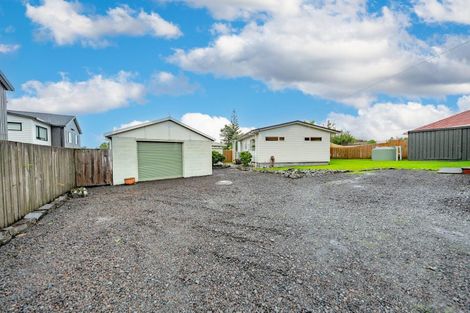 Photo of property in 3 Poto Street, Te Atatu South, Auckland, 0610