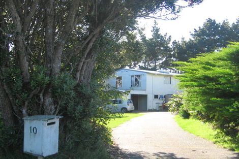 Photo of property in 10 Wilson Grove, Normandale, Lower Hutt, 5010