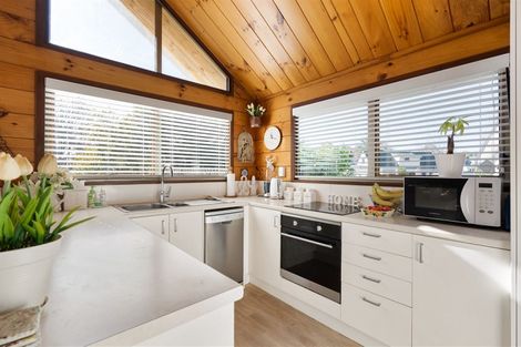 Photo of property in 13 Kyeemagh Street, Botany Downs, Auckland, 2010