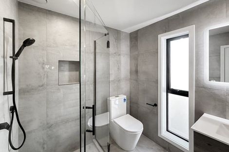 Photo of property in 2/8 Victoria Street, Ebdentown, Upper Hutt, 5018