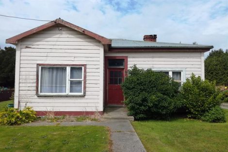 Photo of property in 30 Railway Road, Tuatapere, 9620