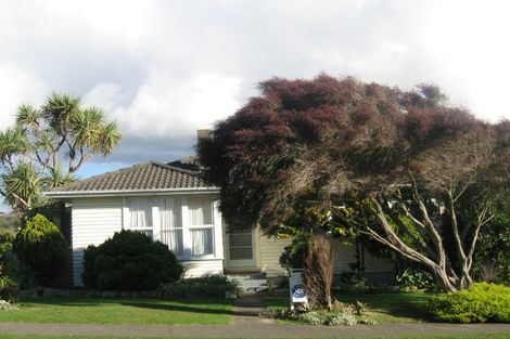 Photo of property in 1 Triton Place, Cannons Creek, Porirua, 5024