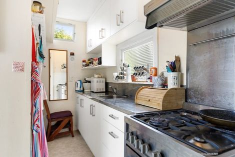 Photo of property in 199 Sutherland Road, Lyall Bay, Wellington, 6022