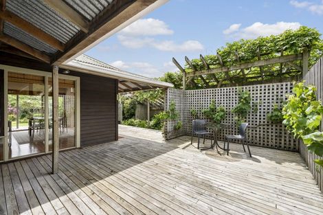Photo of property in Lowry Cottage, 425 Fergusson Drive, Heretaunga, Upper Hutt, 5018