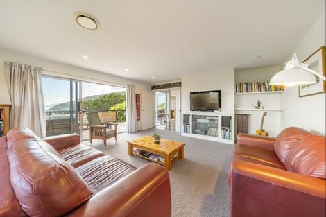 Photo of property in 86 Muri Road, Pukerua Bay, 5026