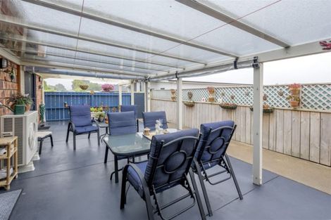 Photo of property in 10 Burnfield Way, Levin, 5510