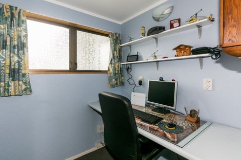 Photo of property in 48 Meeanee Road, Taradale, Napier, 4112