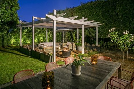 Photo of property in 49b Roland Road, Greenhithe, Auckland, 0632