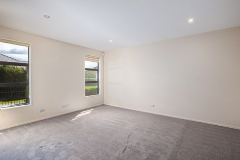 Photo of property in 8 Hedge Close, Halswell, Christchurch, 8025