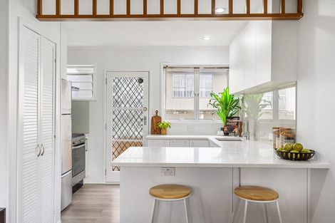 Photo of property in 2/23 Taitua Drive, Te Atatu South, Auckland, 0610