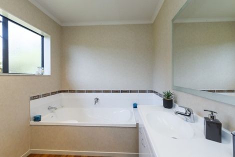 Photo of property in 73 Haggerty Street, Kimbolton, 4774