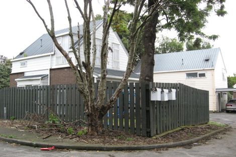 Photo of property in 2 Tioro Lane, Mangere, Auckland, 2022