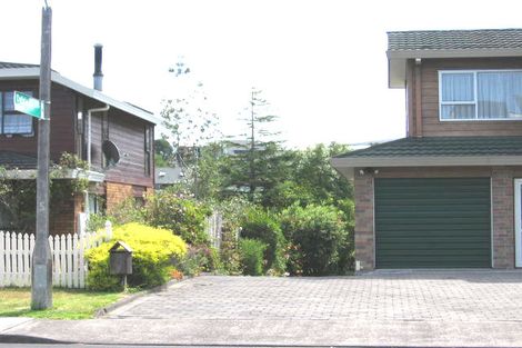 Photo of property in 1/30 Centorian Drive, Windsor Park, Auckland, 0632