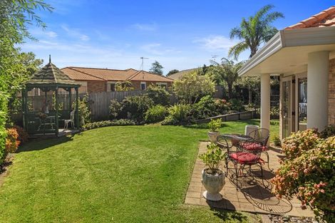 Photo of property in 5 Burleigh Place, Rototuna, Hamilton, 3210