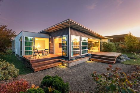 Photo of property in 10 Bridgewater Terrace, Albert Town, Wanaka, 9305