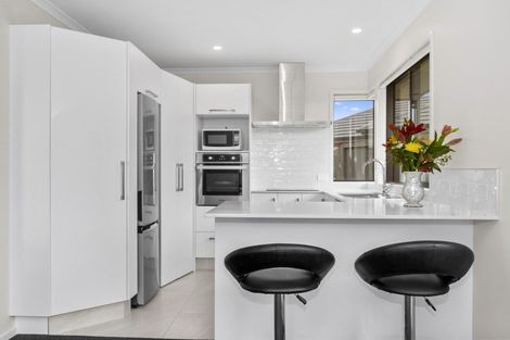 Photo of property in 5 Warlock Way, Papamoa, 3118