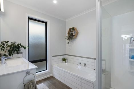 Photo of property in 35 Cupola Crescent, Richmond, 7020