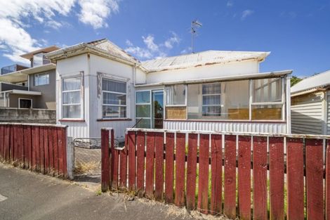 Photo of property in 47 Vivian Street, New Plymouth, 4310