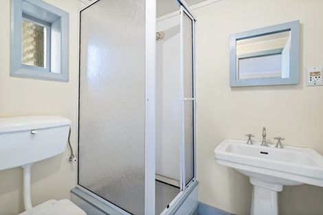 Photo of property in 32 Redwood Avenue, Tawa, Wellington, 5028