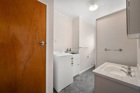 Photo of property in 8/218 Onepu Road, Lyall Bay, Wellington, 6022