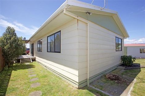 Photo of property in 11 Simcox Street, Otaki Beach, Otaki, 5512