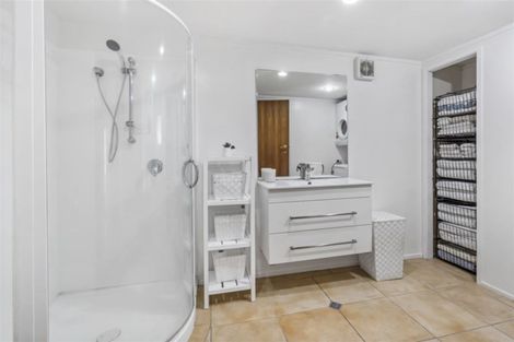 Photo of property in 2/24 Selwyn Crescent, Forrest Hill, Auckland, 0620