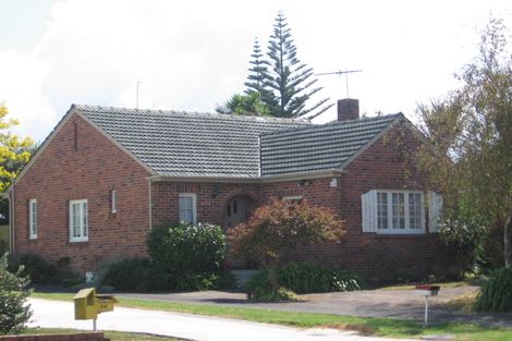 Photo of property in 38 Wattle Street, New Lynn, Auckland, 0600