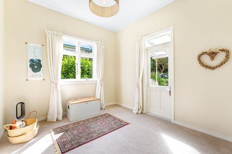 Photo of property in 14 Wharfdale Street, Macandrew Bay, Dunedin, 9014