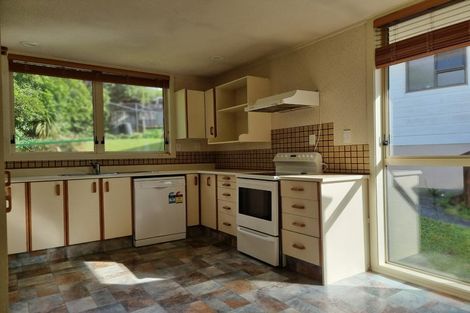 Photo of property in 27 Viewmont Drive, Harbour View, Lower Hutt, 5010