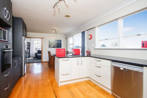 Photo of property in 9 Merchant Avenue, Te Atatu South, Auckland, 0610