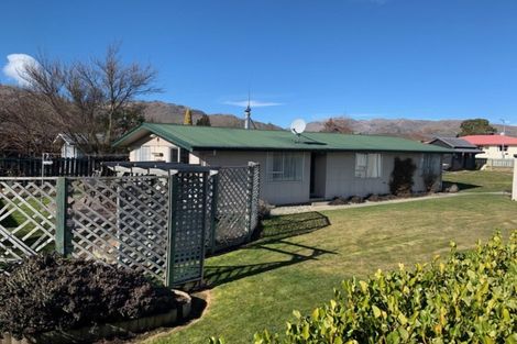 Photo of property in 2 Kirtle Place, Cromwell, 9310