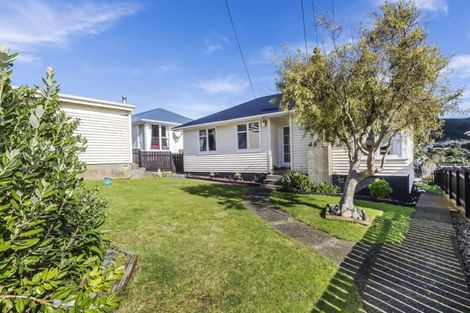 Photo of property in 78 Taylor Terrace, Tawa, Wellington, 5028