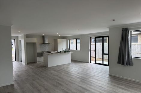 Photo of property in 39 Kaurinui Crescent, One Tree Point, 0118