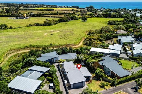 Photo of property in 5d Tui Grove, Oakura, 4314