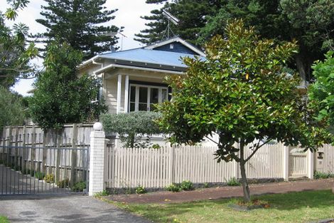 Photo of property in 16 Bowling Avenue, Epsom, Auckland, 1023
