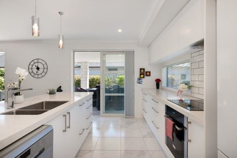 Photo of property in 93 Sandhurst Drive, Papamoa Beach, Papamoa, 3118