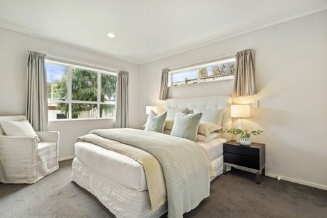 Photo of property in 2/8 Selwyn Crescent, Forrest Hill, Auckland, 0620