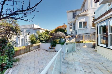 Photo of property in 15 Selwyn Terrace, Thorndon, Wellington, 6011
