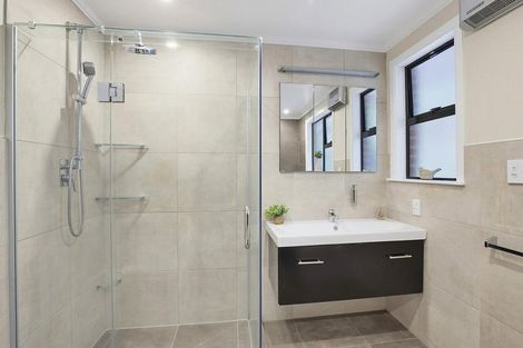 Photo of property in 94 Mana View Road, Paremata, Porirua, 5026