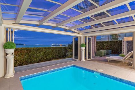 Photo of property in 8 Kawai Rise, Te Atatu Peninsula, Auckland, 0610