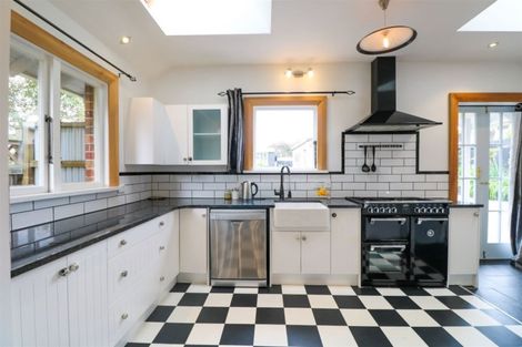 Photo of property in 4 Hertnon Street, West End, Timaru, 7910